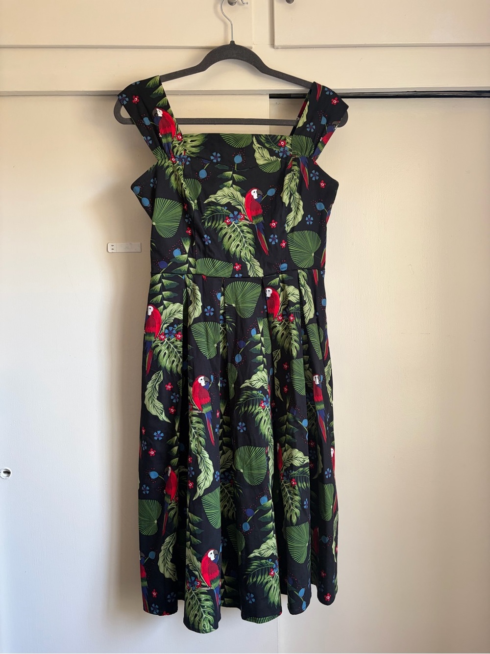 Collectif Black Dress Tropical Print Parrots UK 10 US Small Matching tote & belt - Picture 2 of 16